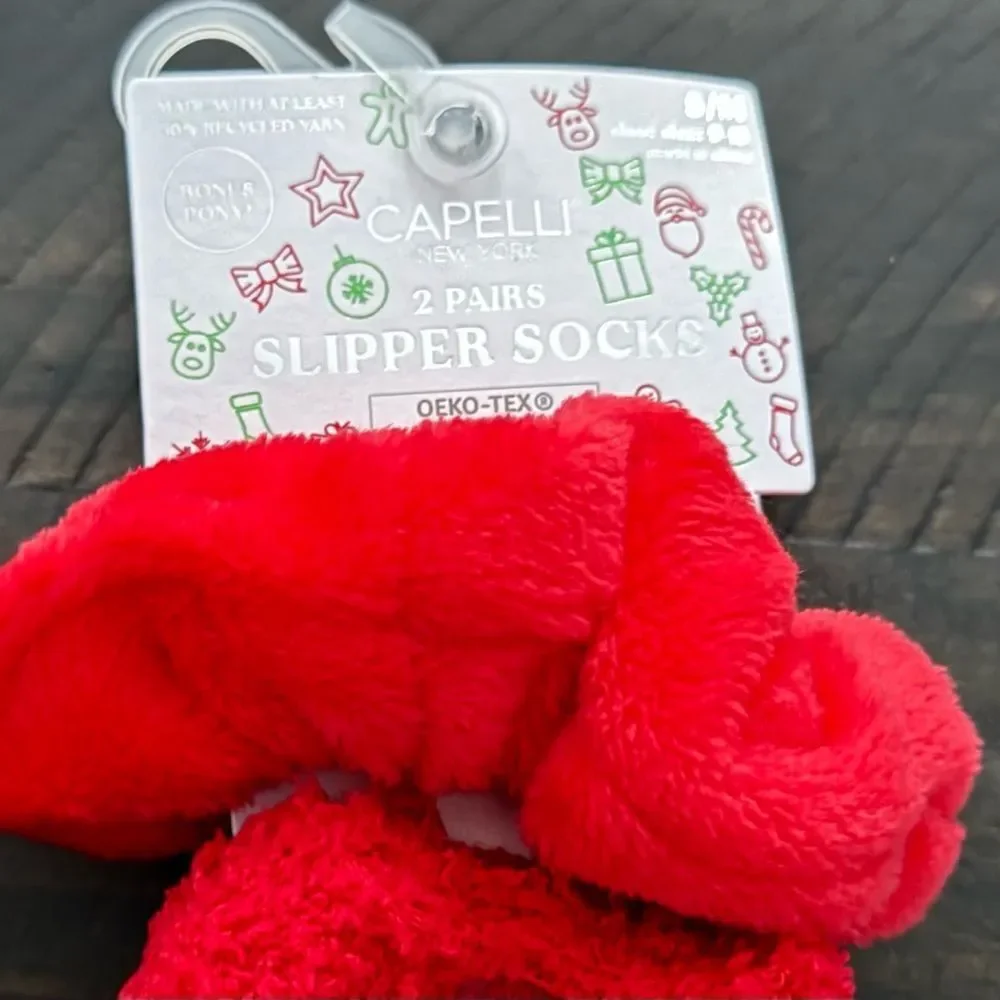 Cappelli Christmas Slipper Socks 2 pair & Scrunchie Set NWT